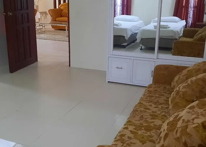 Maria Heights Aparthotel Uling